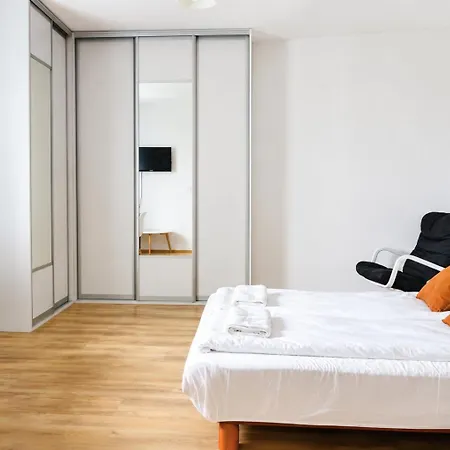 House Managers - Grande Daire